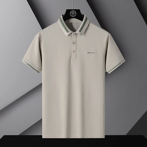Polo homme beige effet glacé avec col rayé vert et broderie de haute qualité