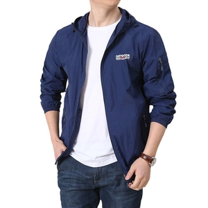 Veste de protection solaire bleu foncé pour homme avec capuche, coupe-vent outdoor léger