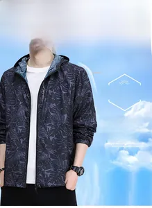Détail de veste de protection solaire à capuche avec imprimé palmier sombre et zip