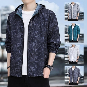 Veste de protection solaire homme en soie glacée avec imprimé tropical et capuche