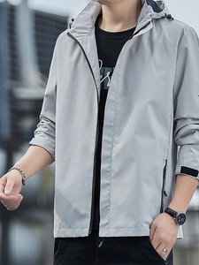 Coupe-vent gris clair pour homme imperméable avec poignets réglables pour l'extérieur