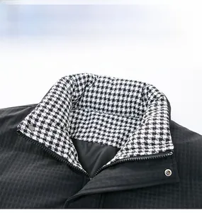 Detailansicht der Winterjacke mit Stehkragen und klassischem Hahnentrittmuster-Futter
