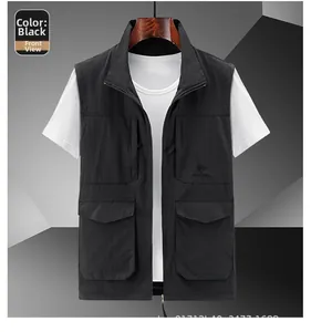 Détail de la veste d'extérieur noire avec plusieurs poches et fermetures pour hommes