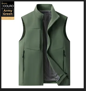 Détail du gilet de loisirs vert armée avec col montant et doublure en maille respirante