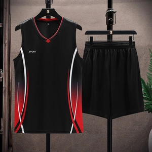Breathable men's quick-dry sports set with black vest and shorts for basketball fitness