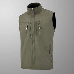 Gilet extérieur homme vert armée à col montant avec de multiples poches zippées pratiques