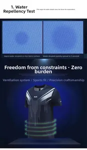 Dettaglio macro della t-shirt sportiva blu navy traspirante con tessuto ad asciugatura rapida