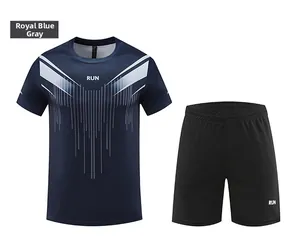 Set coordinato con maglietta da corsa blu reale grigio e pantaloncini sportivi neri