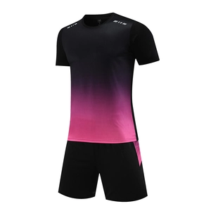 Men's quick-dry sports set with gradient black-pink t-shirt and matching shorts for running