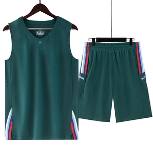 Deep green men's quick-dry sports set with sleeveless vest and drawstring shorts