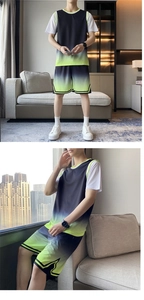 Ensemble de sport en soie glacée pour homme avec dégradé bleu et vert fluo et short