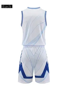 Vue arrière de l'ensemble de basket blanc en maille respirante avec motifs géométriques
