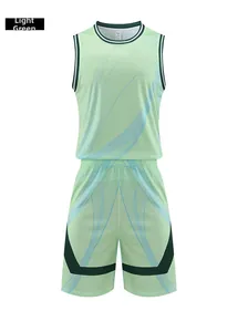 Vue détaillée d'un ensemble de basket vert clair en tissu mesh respirant à motifs ondulés