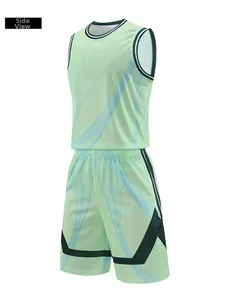 Vue latérale d'un ensemble de basket vert menthe en tissu respirant à séchage rapide