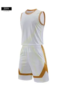 Vue latérale de l'ensemble de basket blanc et orange en maille sportive respirante