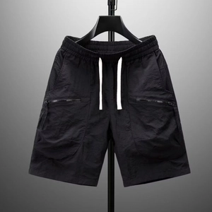 Herren-Cargo-Shorts in Schwarz mit Reißverschlusstaschen und elastischem Kordelzug