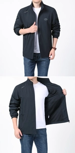 Détails de la veste outdoor bleu marine avec doublure en maille respirante et poche intérieure