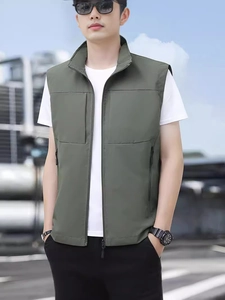 Army green outdoor utility vest for men with stand collar and functional multi-pockets
