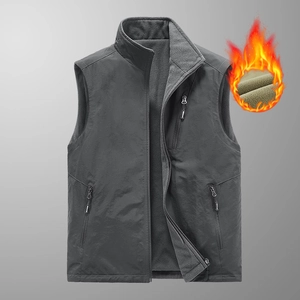 Men's reversible windproof fleece vest with stand collar and functional zip pockets