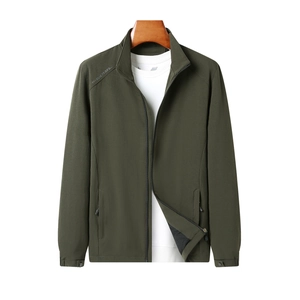 Dunkelgrüne Herren-Freizeitjacke mit Stehkragen, Reißverschluss und Schulterdruck