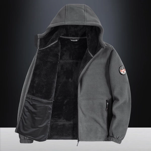 Dunkelgraue Fleecejacke für Herren mit warmem Innenfutter und Sportabzeichen für den Winter