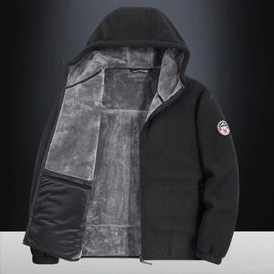 Herren Fleecejacke in Schwarz mit Kapuze und warmem Teddyfutter für den Winter