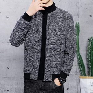 Giacca casual da uomo in lana grigia con colletto stile baseball e polsini neri a coste