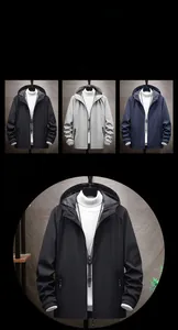 Dettagli delle giacche con cappuccio slim fit in nero, grigio e blu con tasche a zip