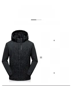 Détail de la veste imperméable gris foncé avec capuche et fermeture éclair coupe-vent