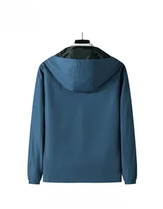 Vue arrière de la veste à capuche bleu denim pour homme avec poignets élastiques sport