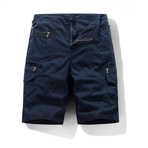 Short cargo homme bleu marine en coton avec poches multiples et détails zippés