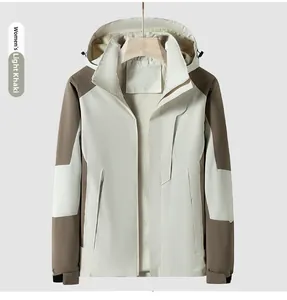 Details der hellkhakifarbenen Outdoor-Jacke mit Klettverschlussbündchen und Netzfutter