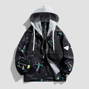 Giacca da uomo con cappuccio e stampa graffiti colorata, stile streetwear a due pezzi
