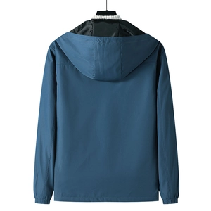 Veste à capuche d'extérieur bleu foncé pour homme, coupe-vent et imperméable, vue de dos