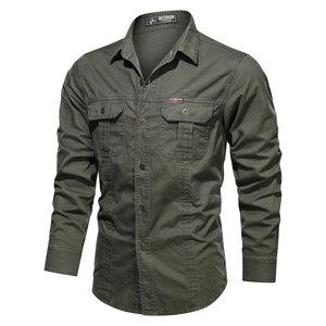 Chemise de travail homme en coton vert armée à manches longues et poches poitrine