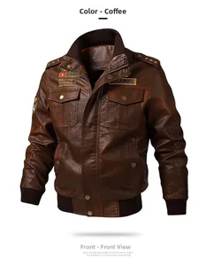 Dettaglio giacca militare marrone in ecopelle con toppe U.S. ARMY e tasche capienti