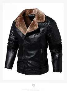 Détails d'une veste en similicuir noir avec col en peau de mouton marron et manches matelassées