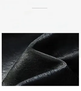 Détail de la texture en cuir PU noir de haute qualité avec grain fin et brillance élégante