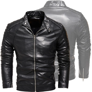 Detaillierte Vorder- und Rückansicht der schwarzen Bikerjacke aus Kunstleder mit Steppung