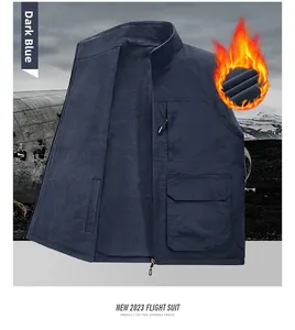 Détails du gilet polaire tactique d'hiver montrant les poches et la doublure chaude