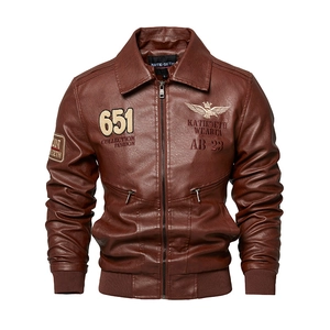Veste de moto homme en similicuir marron avec doublure polaire et écussons vintage