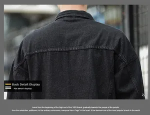Dettaglio delle cuciture doppie sul retro della giacca in denim nero lavato