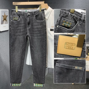 Jean Homme Coupe Droite Ajustée en Mélange de Coton Denim Avec Ruban en Damier Taille Moyenne Pantalon Décontracté Homme