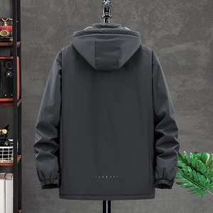 Veste à capuche gris foncé pour hommes et femmes, vue de dos au style outdoor décontracté