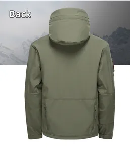 Vue arrière de la veste softshell tactique vert armée avec grande poche zippée au dos