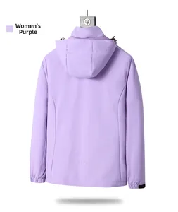 Vue arrière de la veste à capuche violette pour femme avec poignets ajustables et bande réfléchissante