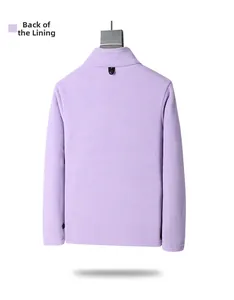 Détail du dos de la doublure en polaire lavande pour la veste d'extérieur 3 en 1