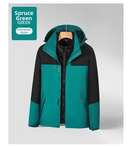 Détail d'une veste d'extérieur 3 en 1 vert épicéa imperméable avec capuche à cordon réglable