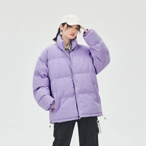 Piumino invernale minimalista viola chiaro con collo alto e vestibilità ampia per uomo
