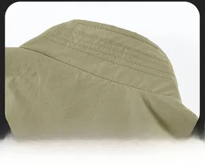 Gros plan du col arrière de la veste utilitaire vert olive avec coutures renforcées